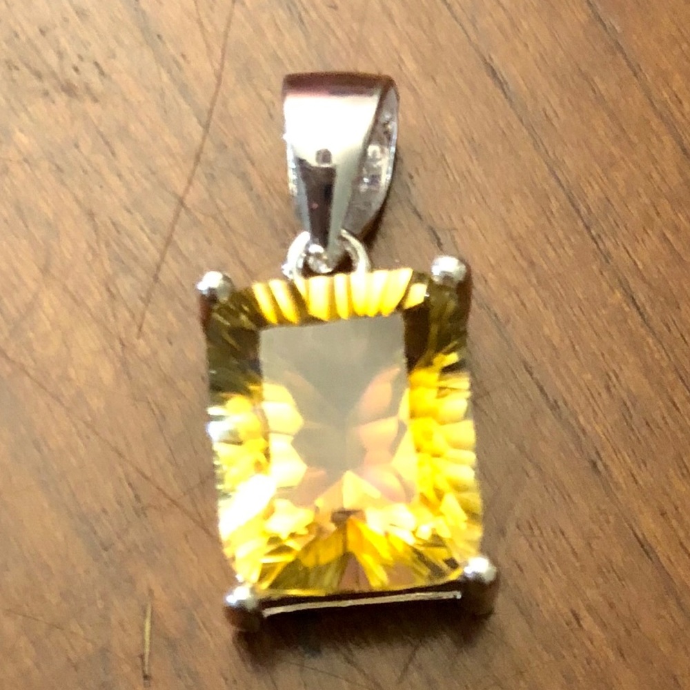 2ct citrine pendant